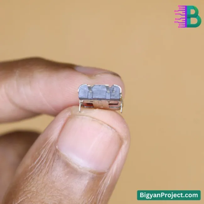 ২ পিন USB টাইপ-C চার্জিং কানেক্টর