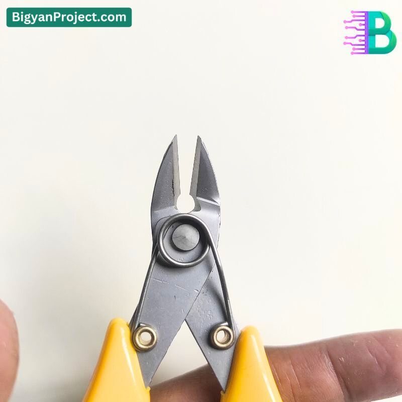 Buy Wire Cutter Pliers TNI-U TU-A305 5 Inch Online