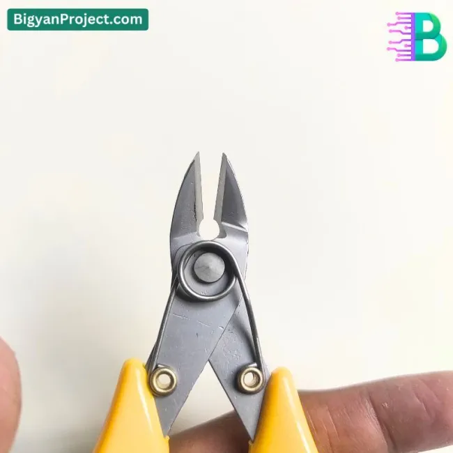 Buy Wire Cutter Pliers TNI-U TU-A305 5 Inch Online