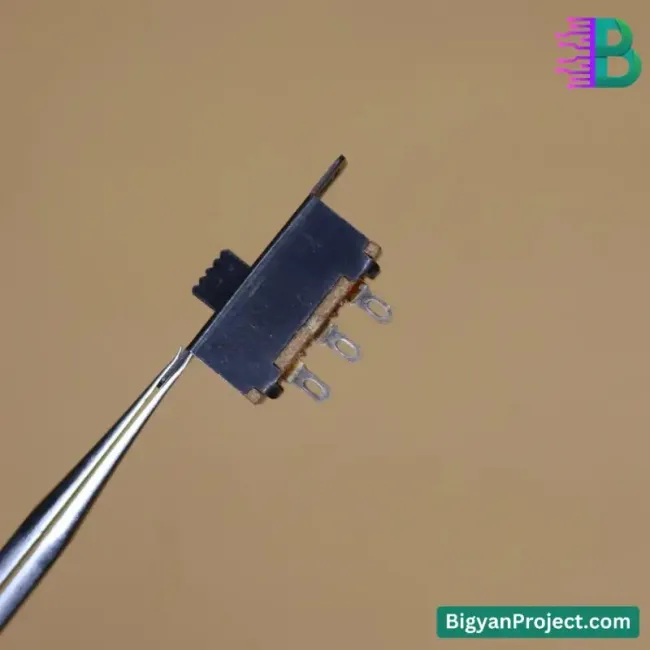 ৬ পিন স্লাইড সুইচ ৫০ ভোল্ট ০.৫ আ্যাম্পিয়ার DPDT কিনুন