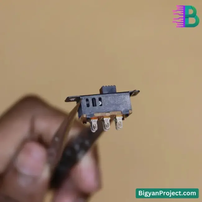 ৬ পিন স্লাইড সুইচ ৫০ ভোল্ট ০.৫ আ্যাম্পিয়ার DPDT কিনুন